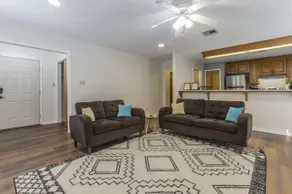 3-Bed/3-Bath Urban Getaway | Mins to Baylor - Image 3