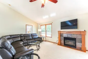Huge Home By The River W/ Game Room - Image 5