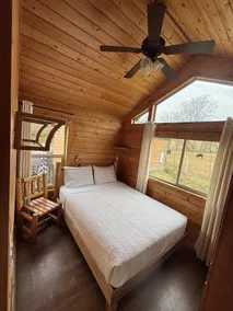 Cozy Cabin Lodge w/ Kitchenette Sleeps 6 - Image 3