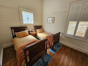 Charming Luxe Country Cottage - Image 3