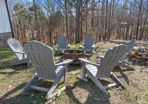 Shady Cove Retreat With Peaceful Views Firepit with Marina and Lake Access Nearby - Image 2