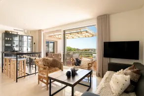 Alcazaba Lagoon Apartment with Private Beach, Pools, Gym, Sauna, Hot Tub & Fully Equipped Kitchen - Image 5