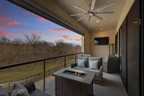 Luxury Living at its Finest – 3BD/3.5BA (Sleeps 6) - Image 5