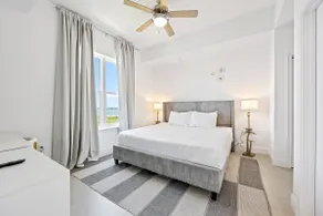 Luxury Condo Retreat in Merritt Island - Image 3