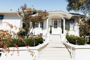 Craftsmen Gem 2-BR House| Walk Whiskey Row•Sleep 6 - Image 5