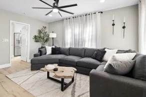 Craftsmen Gem 2-BR House| Walk Whiskey Row•Sleep 6 - Image 3