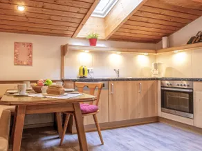 Fantastic apartment with garden - Image 4