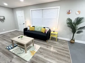 Spacious Jamestown 3BR | Near Furniture Market - Image 4