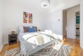 City Centre 1BR Apartment with Free Parking - Image 4
