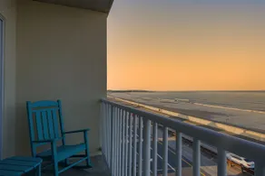 Hampton Tides-Ocean View-Top Floor With Balcony - Image 2