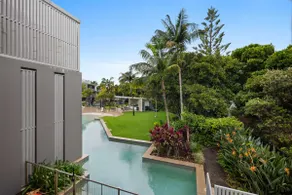 Serene 3 Bedroom Poolside Retreat at Drift - Image 5