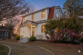 Lakeside Vintage Retreat | Classic RVA Charm - Image 5