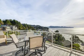 Oceanside Escape w/ Stunning Views: Walk to Beach! - Image 5