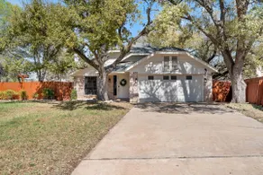 4BR Fun Stay | Cowboy Pool & Game-Ready Pool Table - Image 2