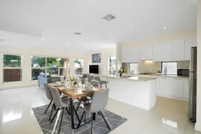 Fig & Fern - Modern Comfort between City & Coast - Image 3