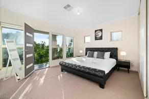 Fig & Fern - Modern Comfort between City & Coast - Image 4