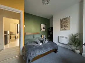 Central Seaside Apartment with Home Cinema - Image 5