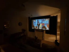 Central Seaside Apartment with Home Cinema - Image 3