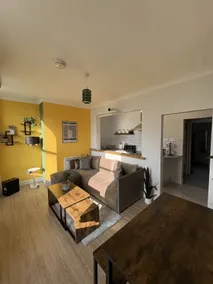 Central Seaside Apartment with Home Cinema - Image 2