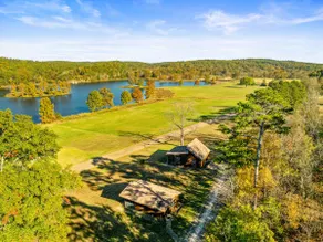 Pet-Friendly Bluff Cabin by Sunnen Lake - Image 4