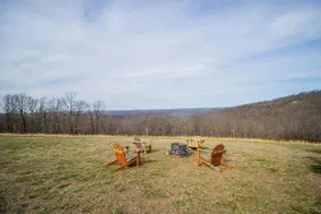 Ozark Escape Cabin: Peaceful Mountain Views - Image 3