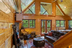 Chalet, Fire Pit, Spa, Dog Friendly, Ample Parking - Image 3