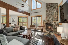New Chateau Coronet with Mountain Views & Sauna - Image 2