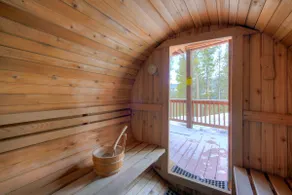 New Chateau Coronet with Mountain Views & Sauna - Image 3