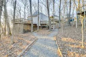 Walk to Ski Slopes: Wintergreen Resort Treehouse - Image 3
