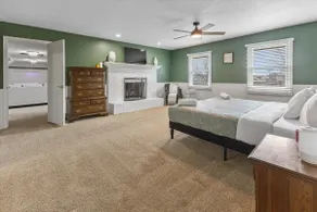 Spacious Retreat Near Eagle Creek Park – Modern Co - Image 4