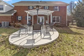 Spacious Retreat Near Eagle Creek Park – Modern Co - Image 2
