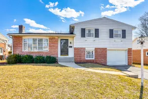3 Mi to Berkshire Mall: Suburban Stay w/ Yard! - Image 3
