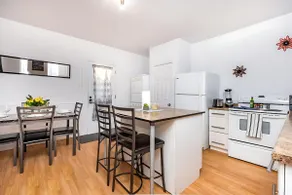 Modern Pet-Friendly Apartment near Rideau Centre - Image 5