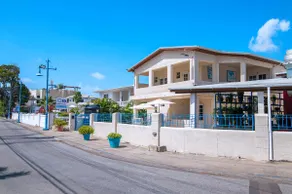 Turtle Beach Steps Away, Pool, and Spa Onsite - Image 2