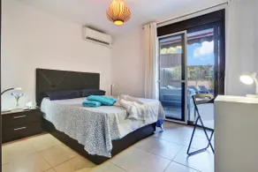The Garden Apartment, Garage, Fiber, Air Con - Image 5
