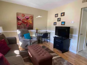 Convenient to Duke Hosp/Univ & Walkable to DT - Image 5