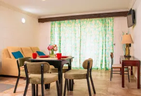 Family Island Stay with Pool, Spa & Beach Nearby - Image 4