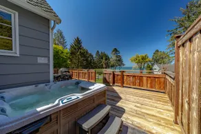 Wild Ocean Views, wrap-a-round deck and hot tub! - Image 2