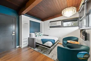 The Eastpoint Suites 4, 5 & 6-Walk to lake or town - Image 2