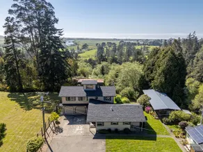 Stellar Ocean & Pasture Views -BBQ Deck- Hot Tub - Image 2