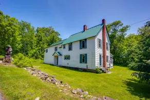 Swim, Ski & Sip: Lakefront Retreat in Plymouth - Image 3