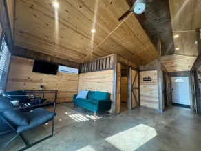 Lakeside Cabin 5 - Image 3