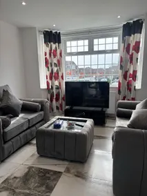 Luxury and spacious 3 bedroom home in Southampton - Image 4