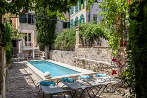 Mar 10. House with private pool in the heart of So - Image 2