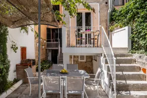 Mar 10. House with private pool in the heart of So - Image 4