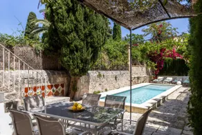 Mar 10. House with private pool in the heart of So - Image 3