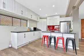 Family Retreat, Pool, Sleeps 8, Hunter Valley - Image 3
