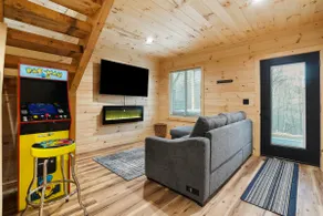 Timberline Retreat | Hocking Hills, Hot Tub - Image 5