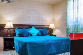 Beachside Comfort with Pool, Spa & Dining - Image 3