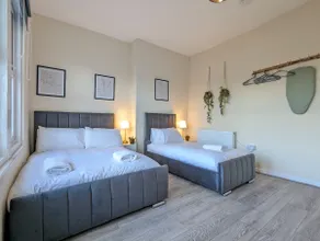 Modern Apartment Near Manchester City Centre - Image 4